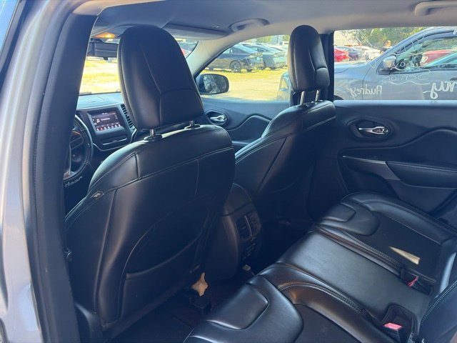Used 2019 Silver Jeep Latitude Plus image 20