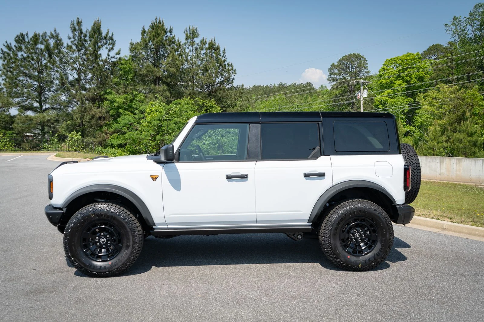 New 2026 Oxford White Ford Badlands® image 12