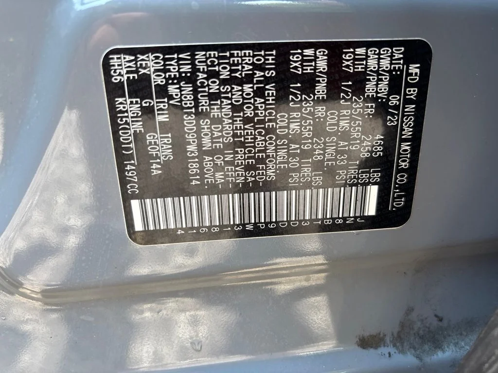 Used 2023 Gray Nissan Platinum image 10