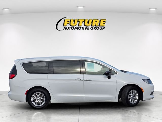 Used 2024 White Chrysler LX image 3
