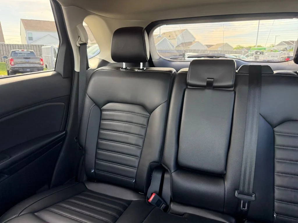 Used 2023 Silver Ford SEL image 33