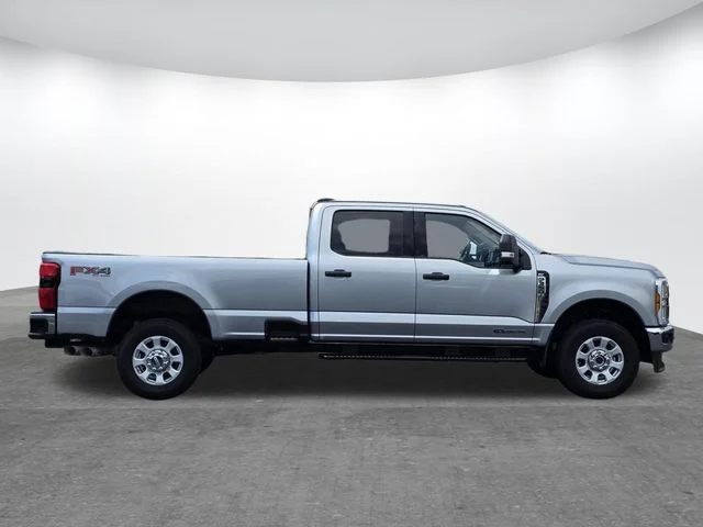Used 2024 Silver Metallic Ford XLT image 3