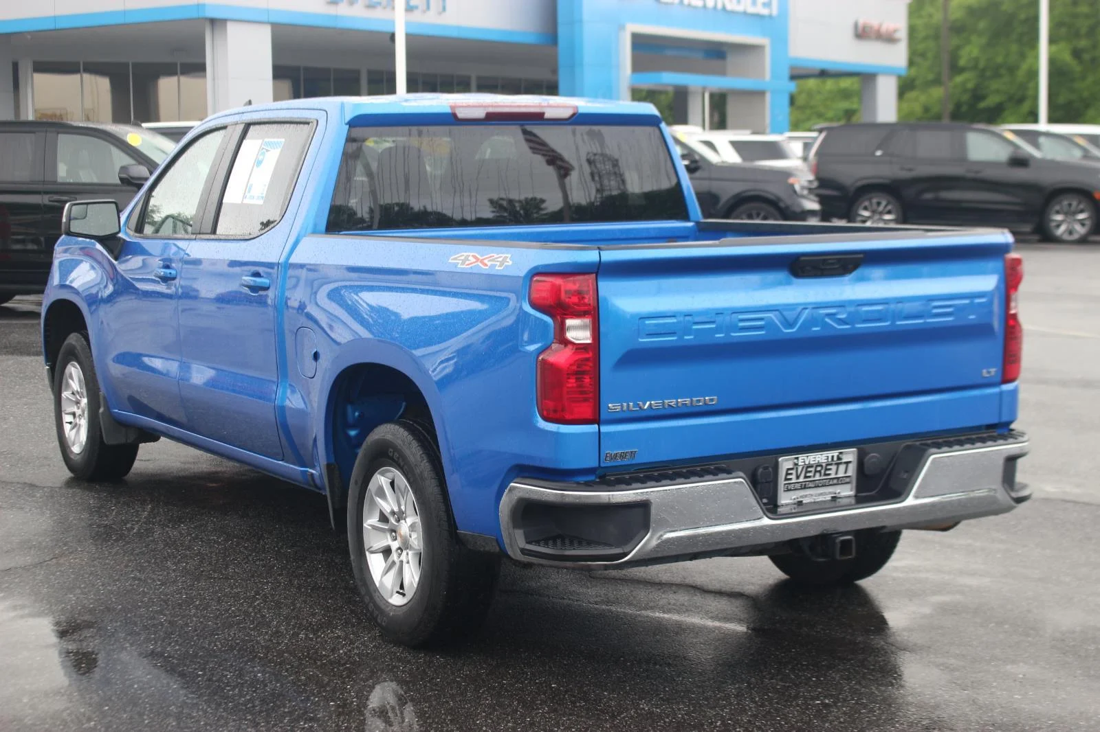 Used 2025 Riptide Blue Metallic Chevrolet LT image 5