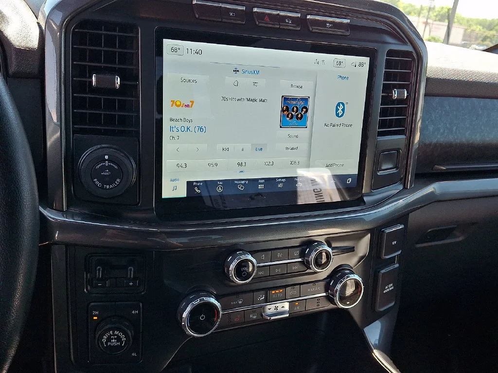 Used 2022  Ford XL image 24
