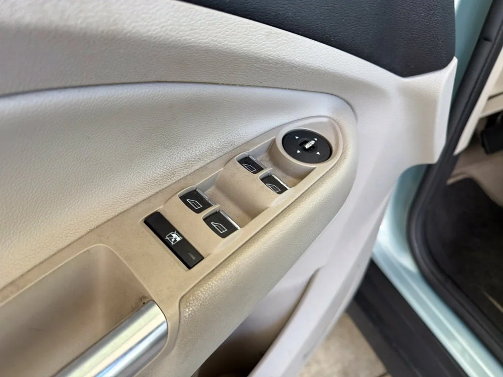 Used 2014 White Ford SE image 38