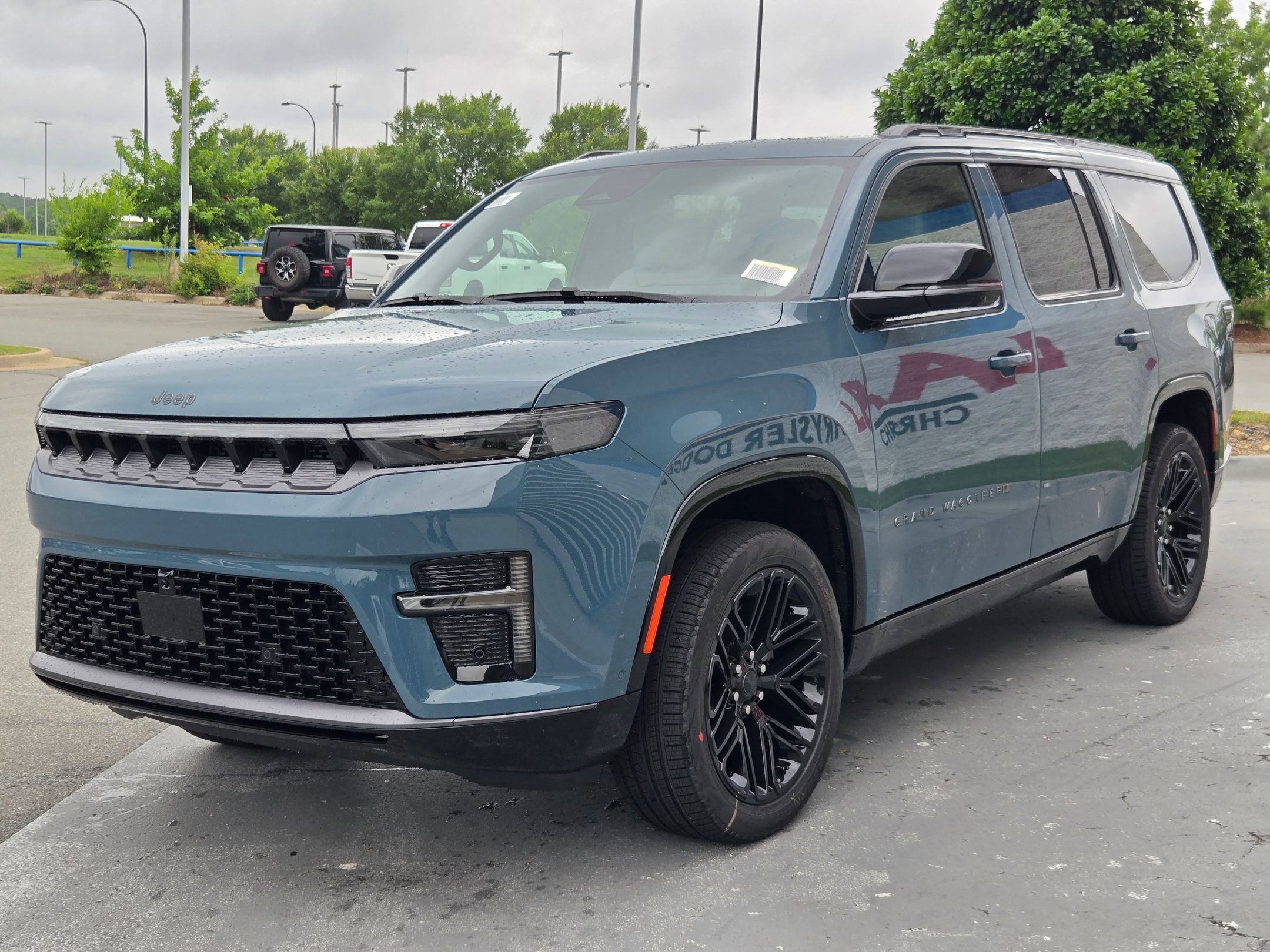 New 2026 Steel Blue Exterior Paint Jeep Limited Reserve image 3