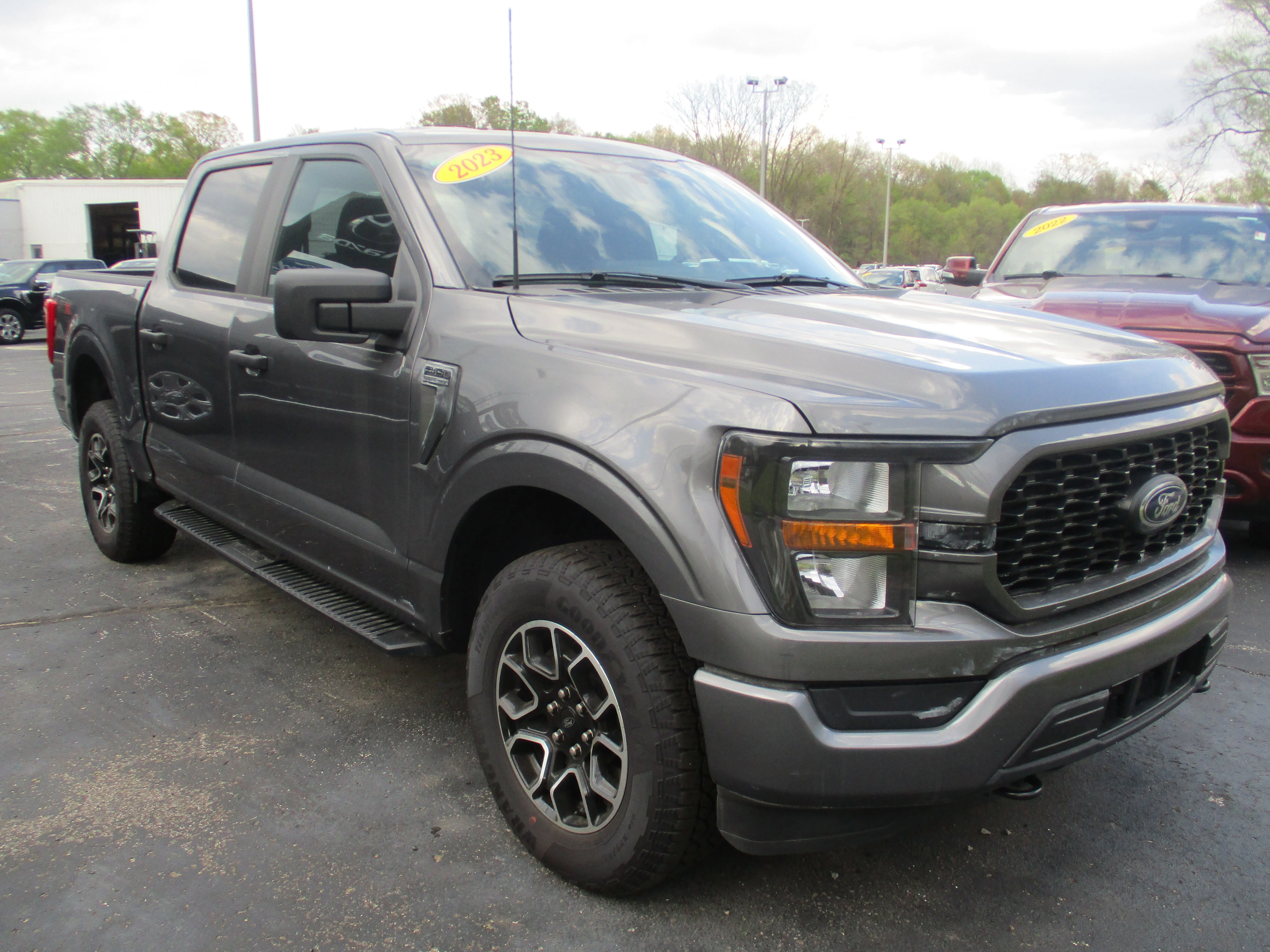 Used 2023 Carbonized Gray Metallic Ford XL image 3