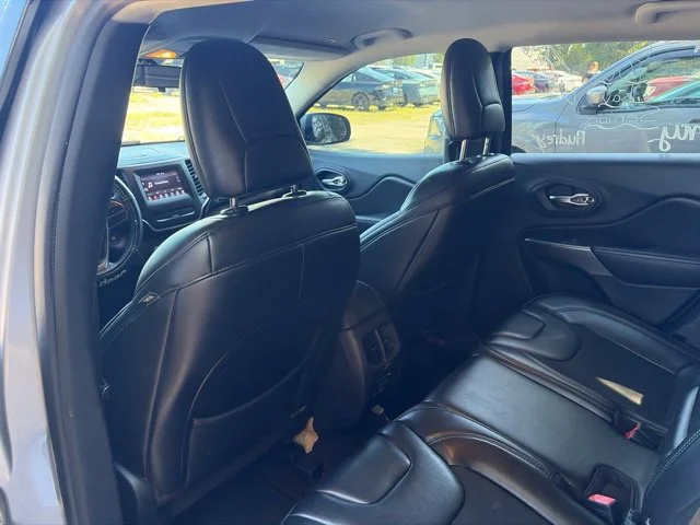 Used 2019 Silver Jeep Latitude Plus image 20