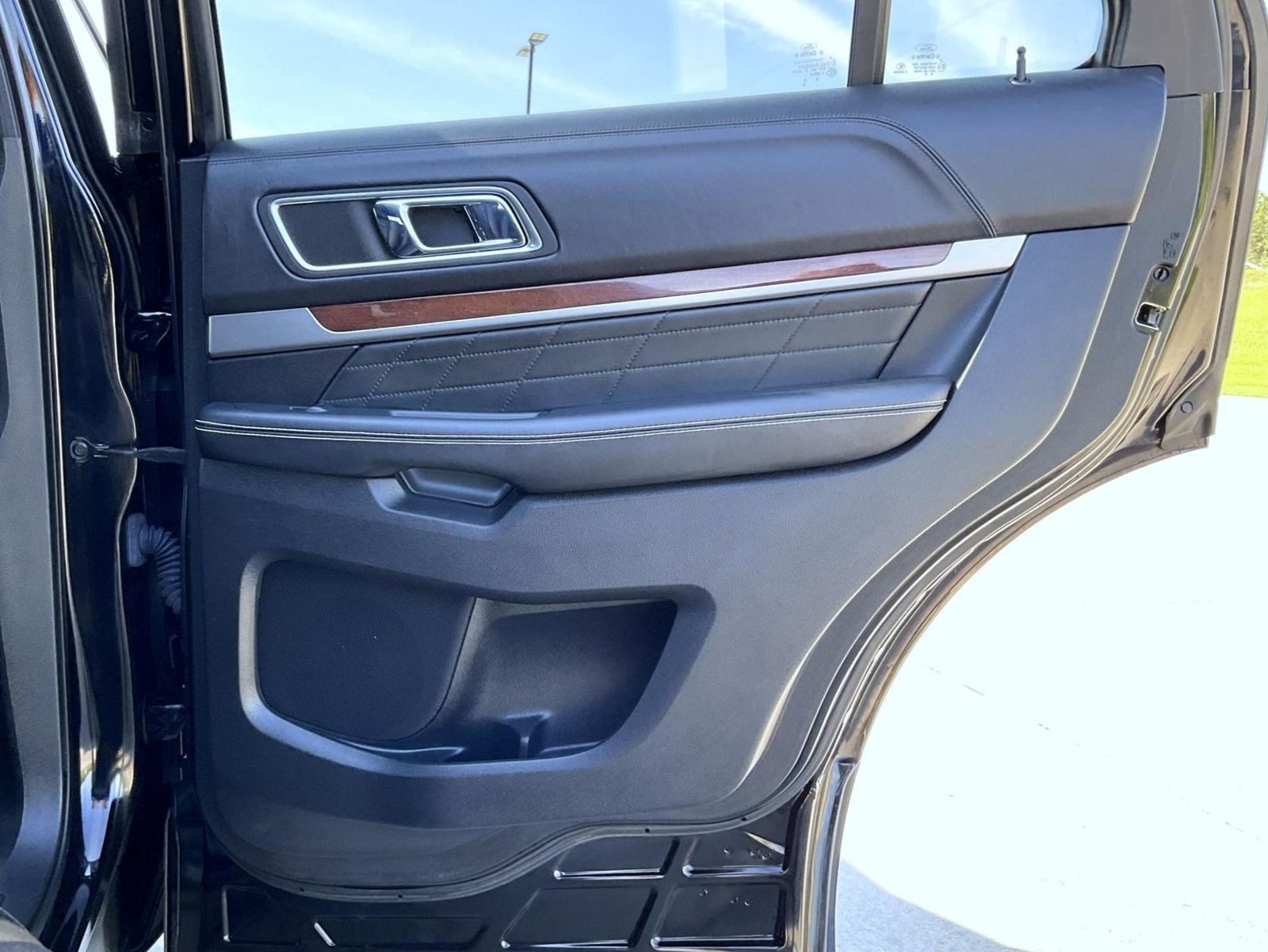 Used 2018 Black Ford Platinum image 18