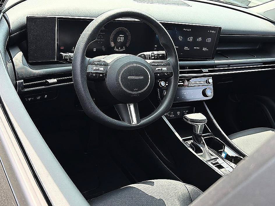 New 2026 Phantom Black Hyundai SEL Plus FWD image 6