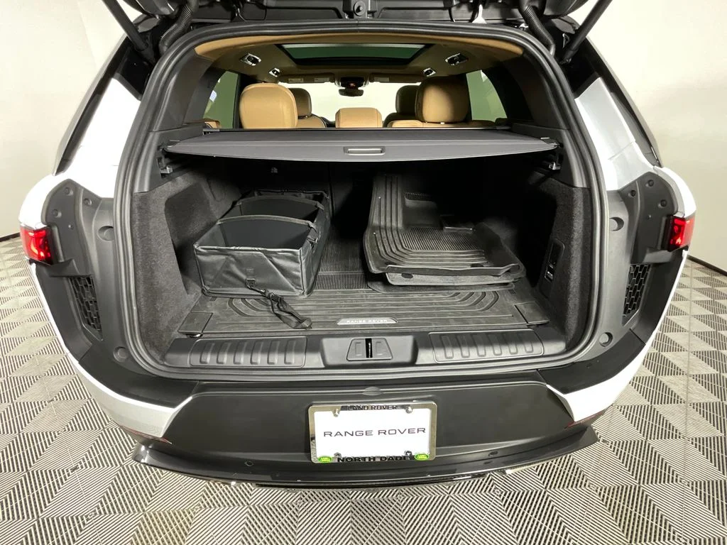 Certified Used 2025 White Land Rover SE image 17