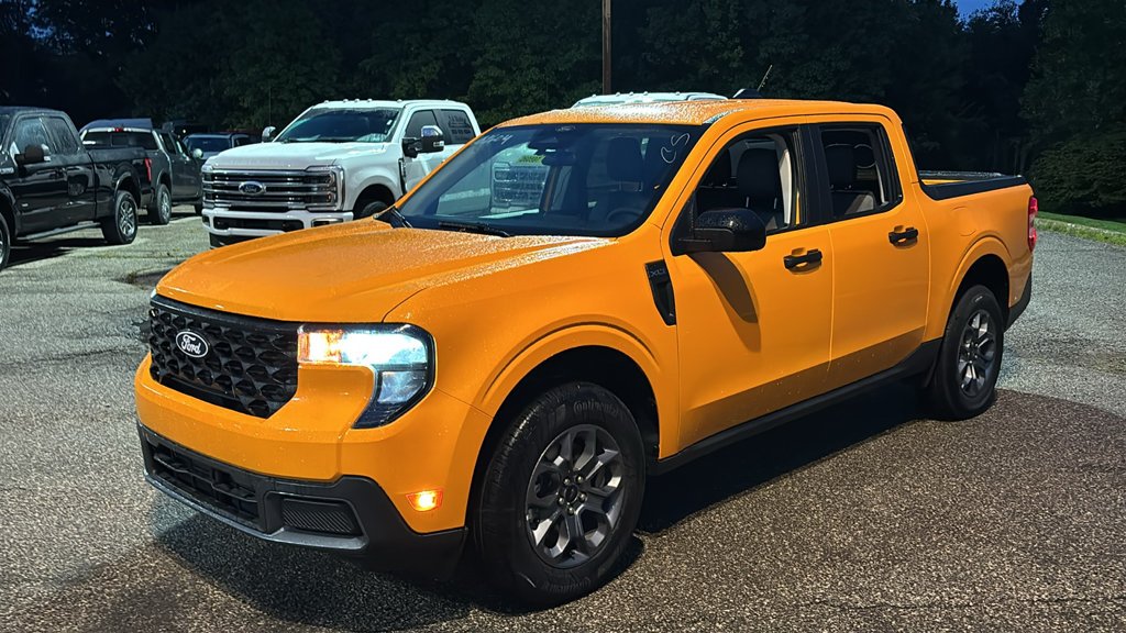 New 2026 Orange Fury Metallic Tri-Coat Ford XLT image 2