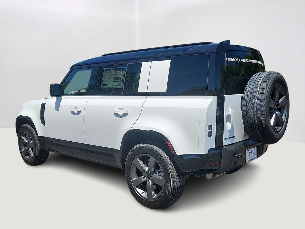 Used 2026 Fuji White Land Rover X-Dynamic SE image 6
