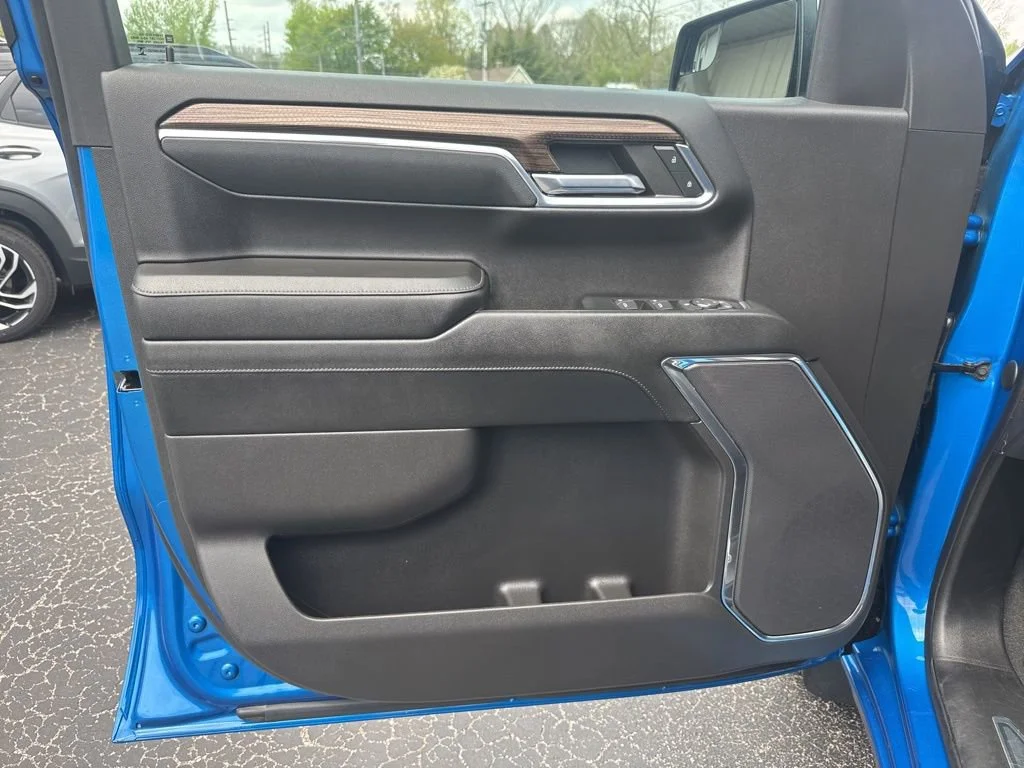 Used 2023 Glacier Blue Metallic Chevrolet LT image 13