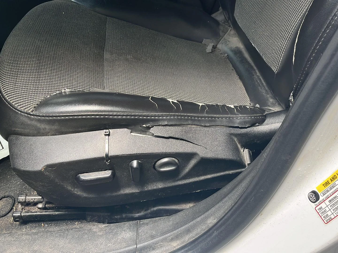 Used 2015 SUMMIT WHITE Chevrolet LT image 18