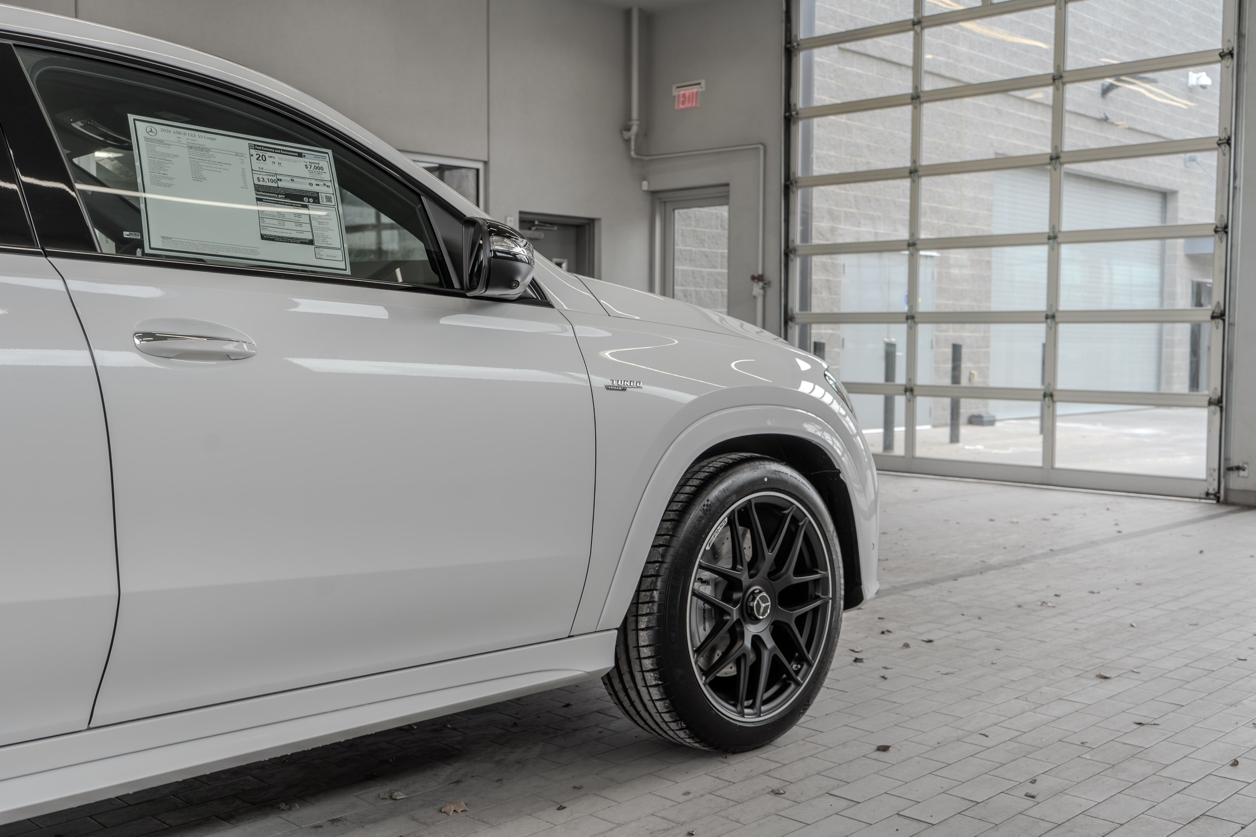New 2026 MANUFAKTUR Moonlight White Metallic Mercedes-Benz GLE 53 AMG® image 32
