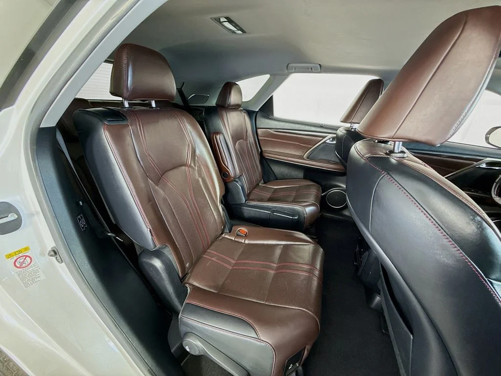 Used 2018 White Lexus 450hL Luxury image 32