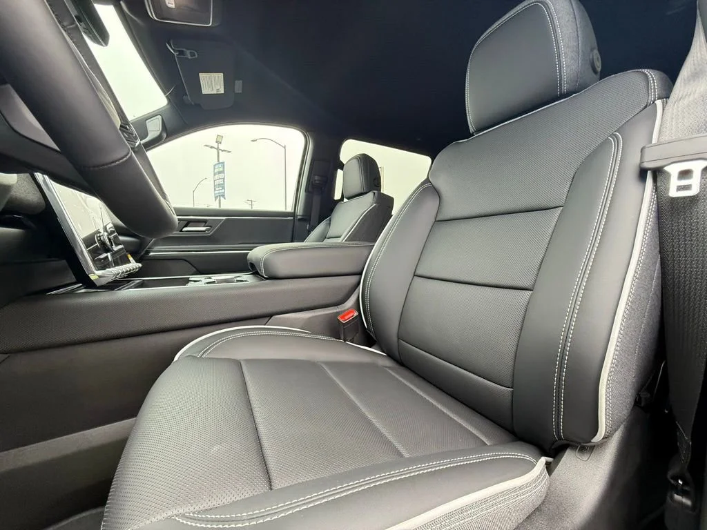 New 2026 Summit White GMC Elevation Extended Range image 29