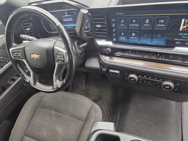 Used 2024 Summit White Chevrolet LT image 30