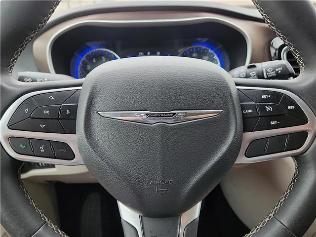 Used 2024 Silver Chrysler LX Passenger image 19