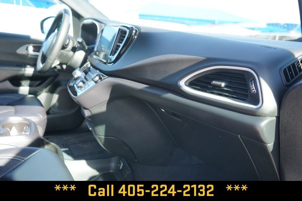 2025 Chrysler Pacifica Select - Photo 19