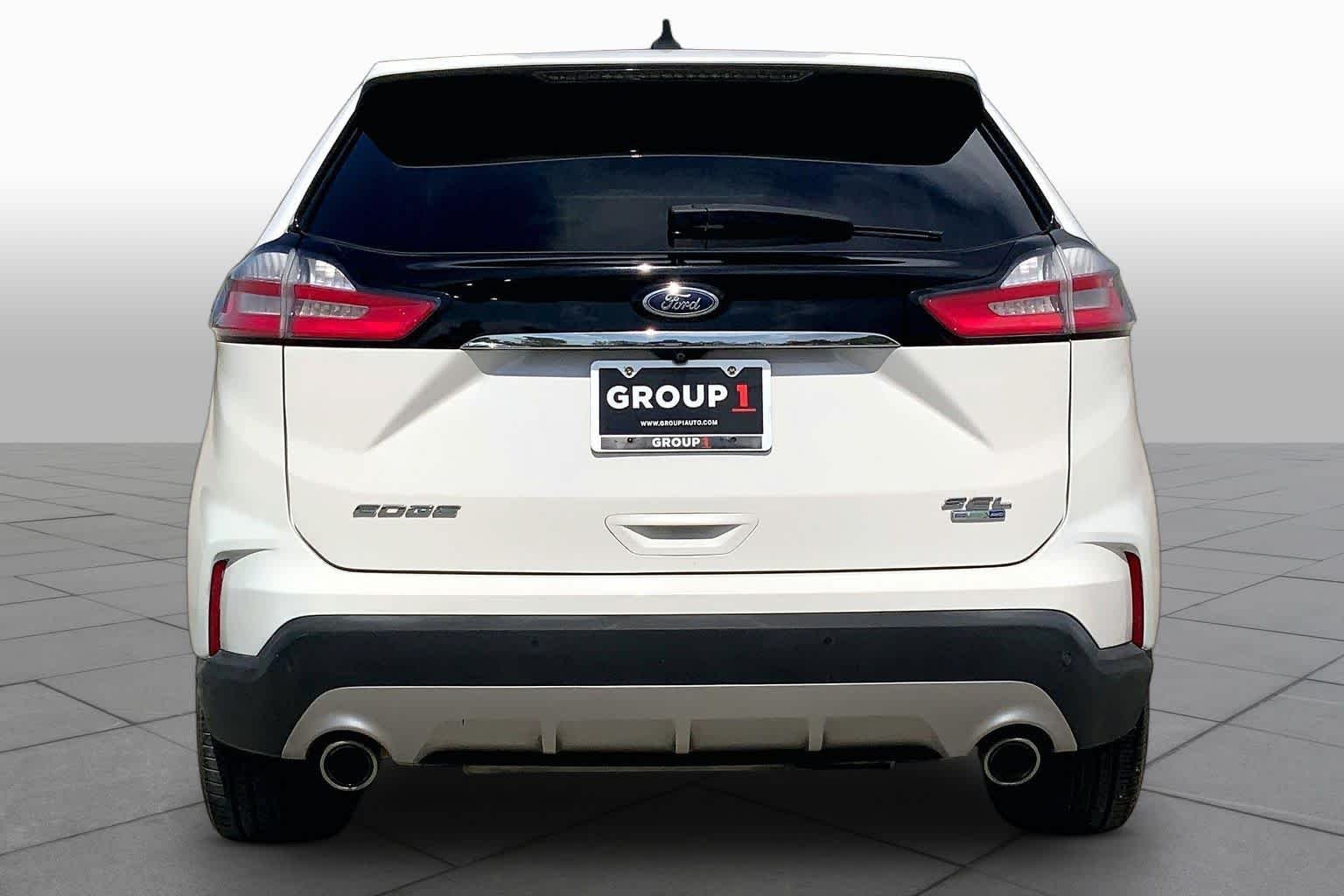 Used 2020 Star White Metallic Tri-Coat Ford SEL image 5
