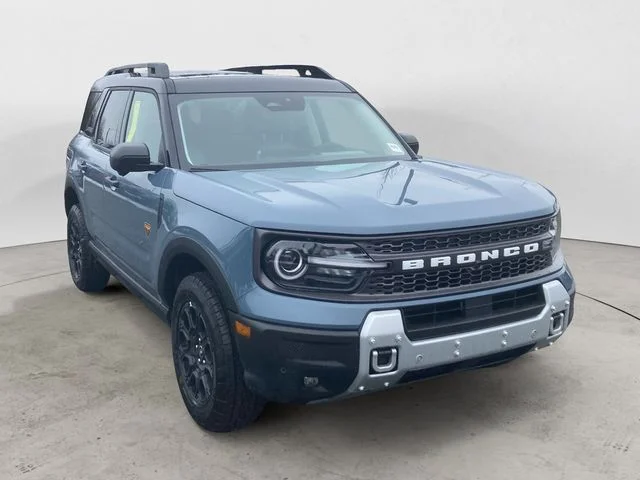 New 2026 Azure Gray Metallic Ford Badlands image 7