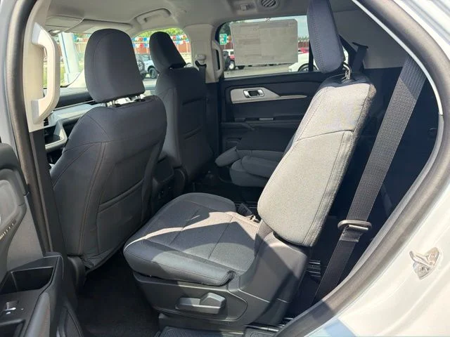 New 2026 Space White Metallic Ford Active image 11
