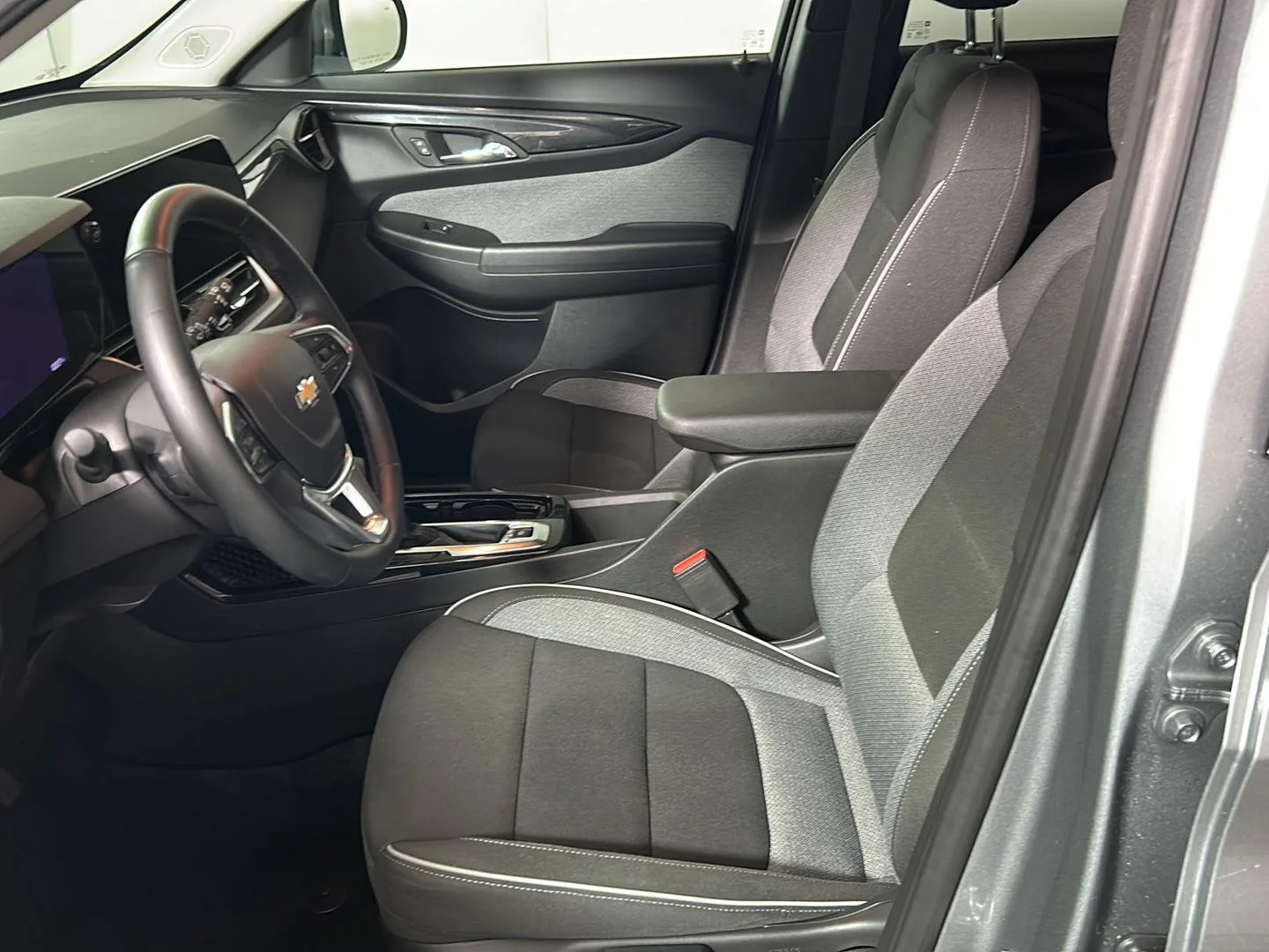 Used 2025 Sterling Gray Metallic Chevrolet LT image 13