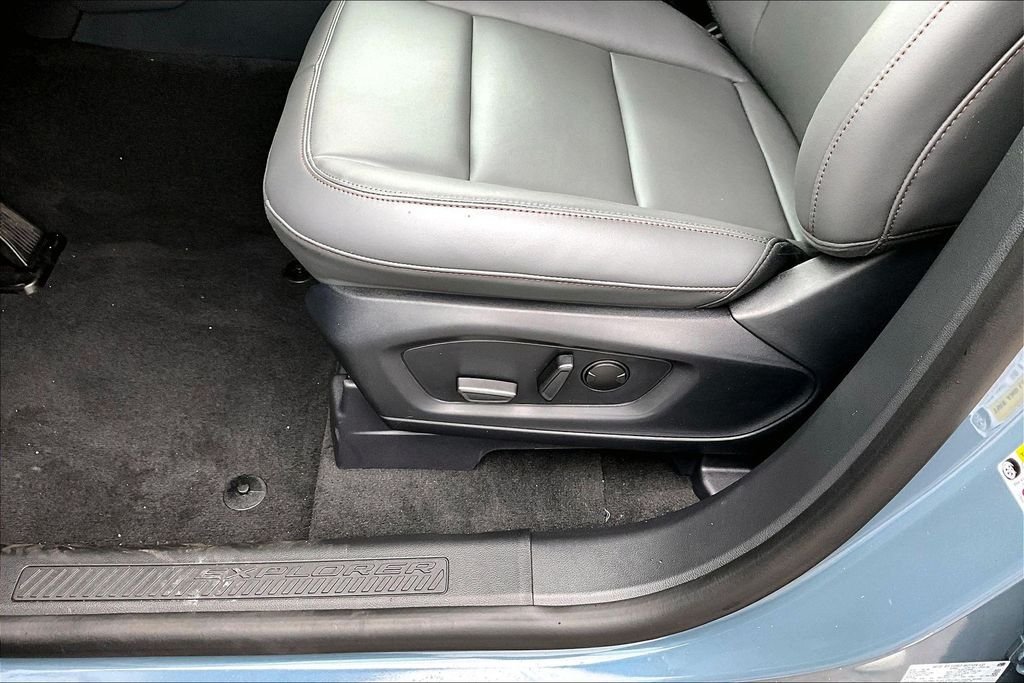 New 2027 Vapor Blue Metallic Ford Active image 39