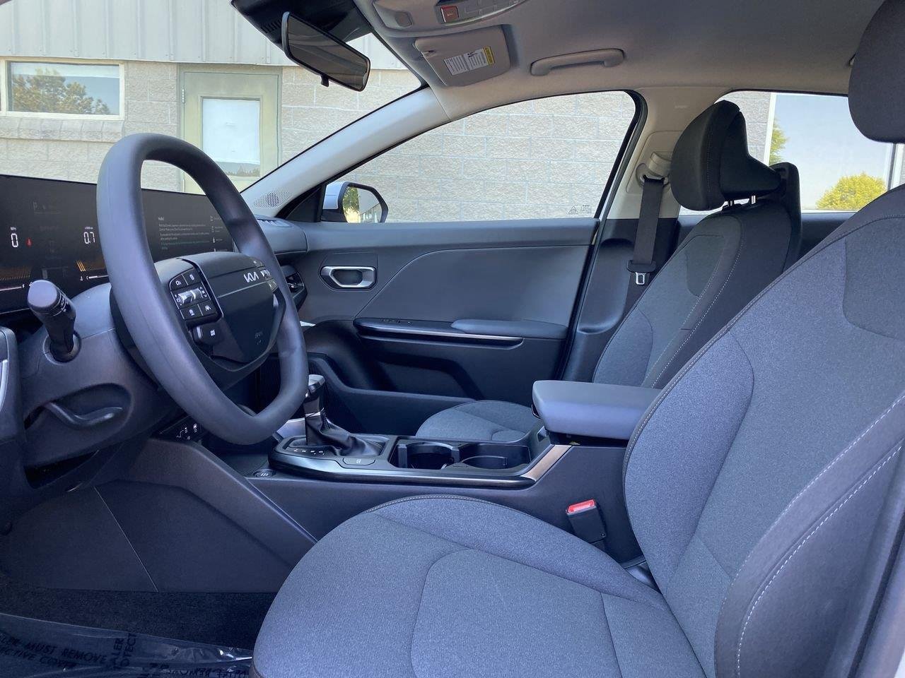 New 2026 Snow White Pearl Kia LXS image 15