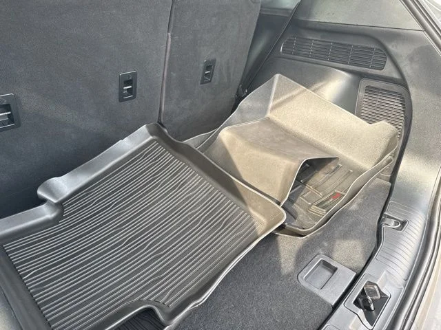 Used 2021 Gray Ford SE image 16