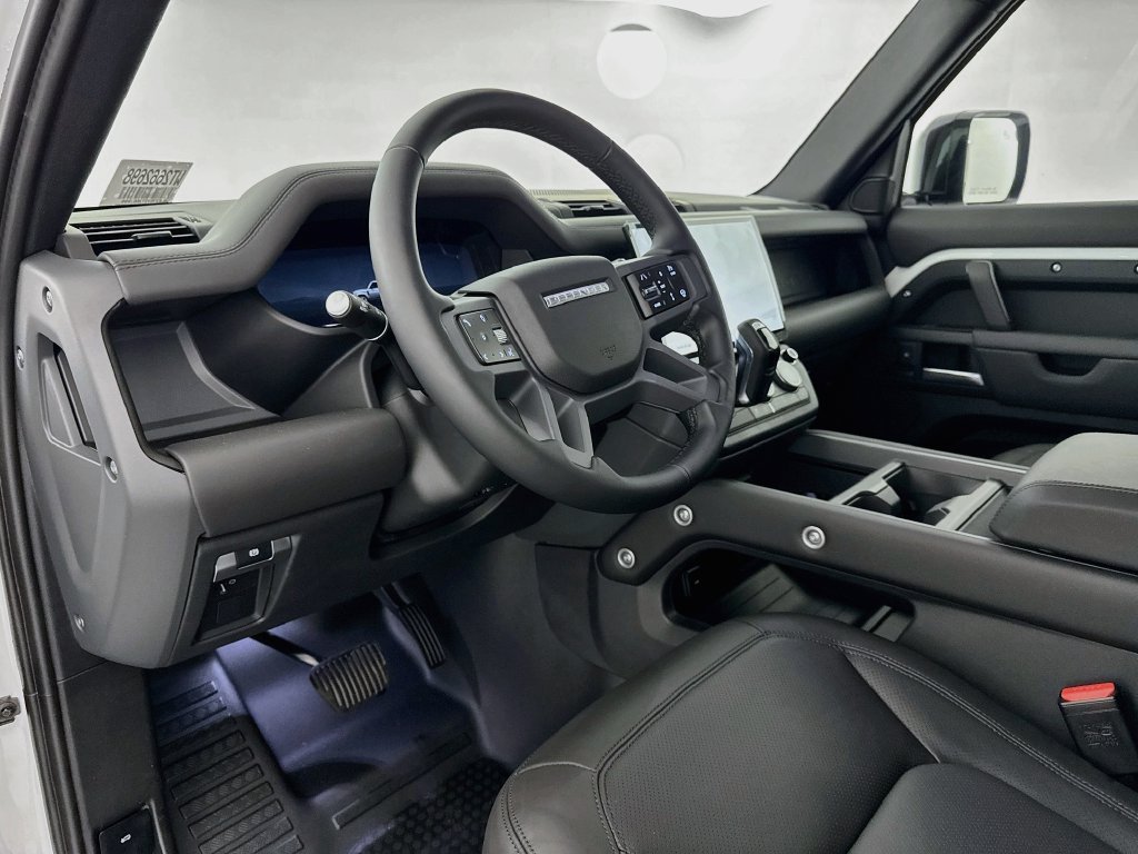 New 2026 Fuji White Land Rover X-Dynamic SE image 9