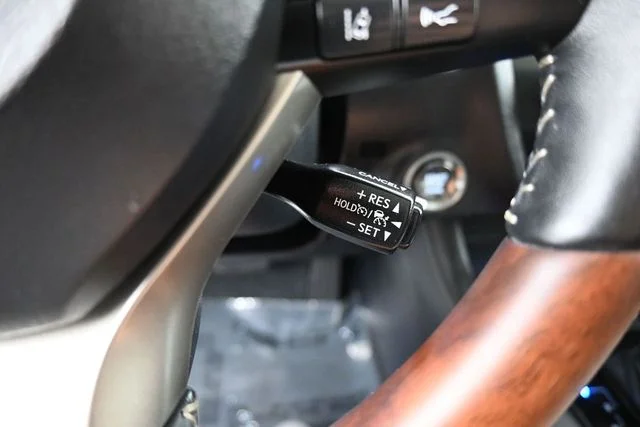 Used 2020 Silver Lexus 350 image 31