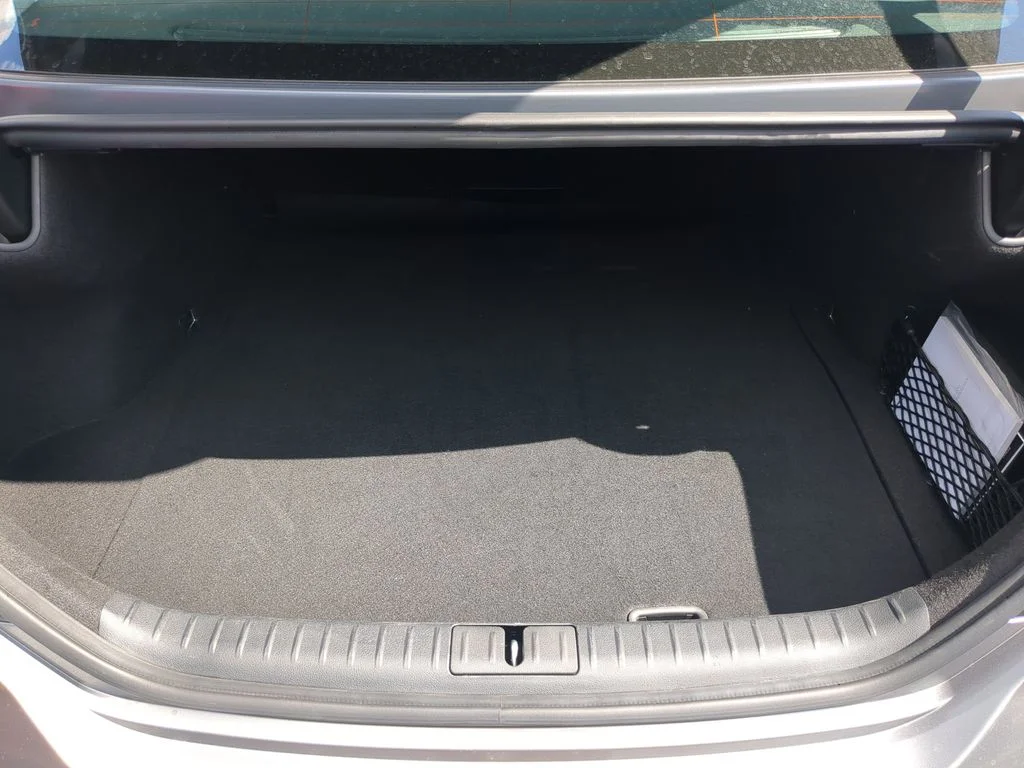 Used 2026 Silver Genesis 2.5T image 9