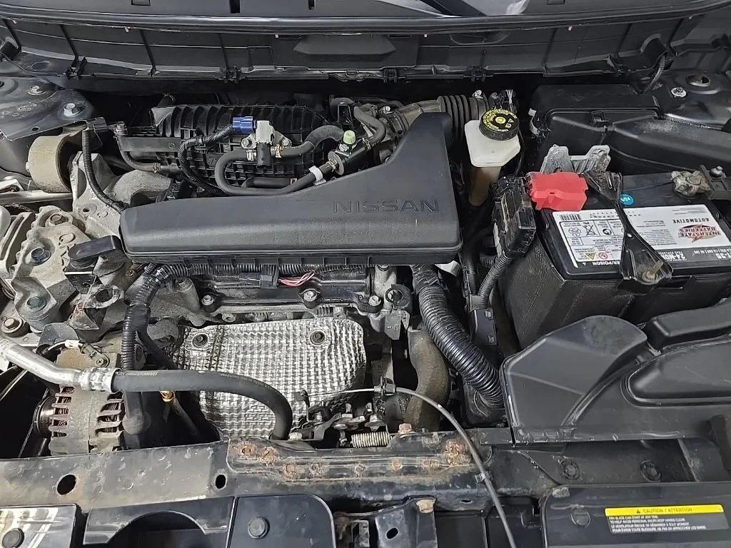Used 2018 Gray Nissan S image 12