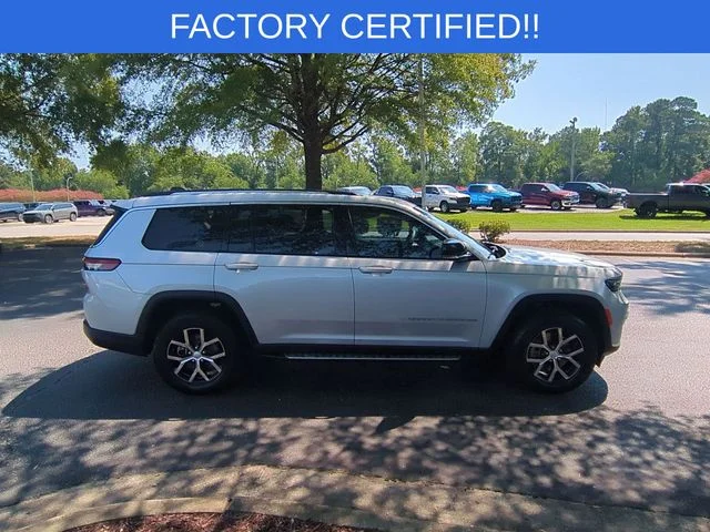 Used 2023 Silver Jeep Limited image 6