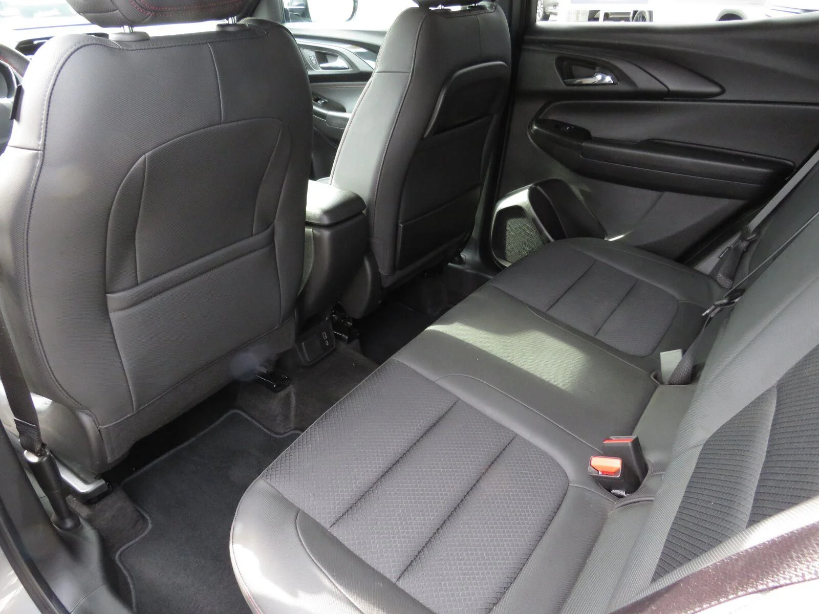 Used 2023 STERLING GRAY METALLIC Chevrolet RS image 24