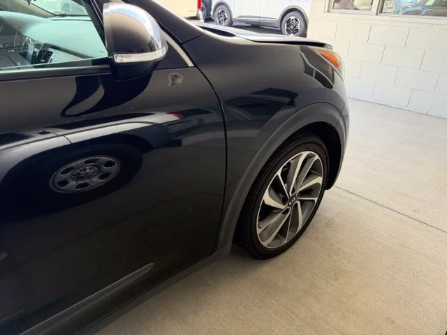 Used 2017 Black Kia Touring image 19