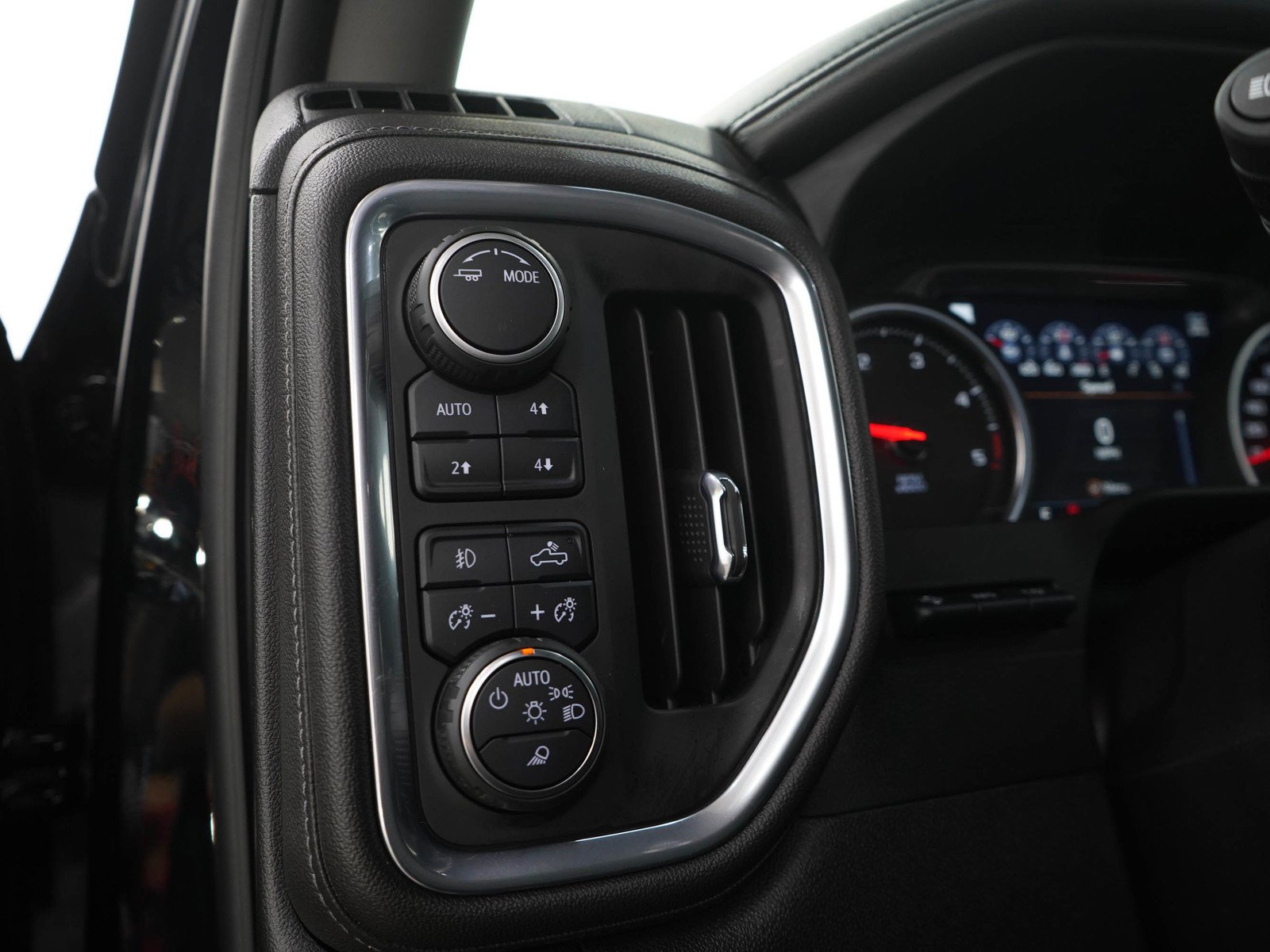 Used 2022 Black Chevrolet LTZ image 27