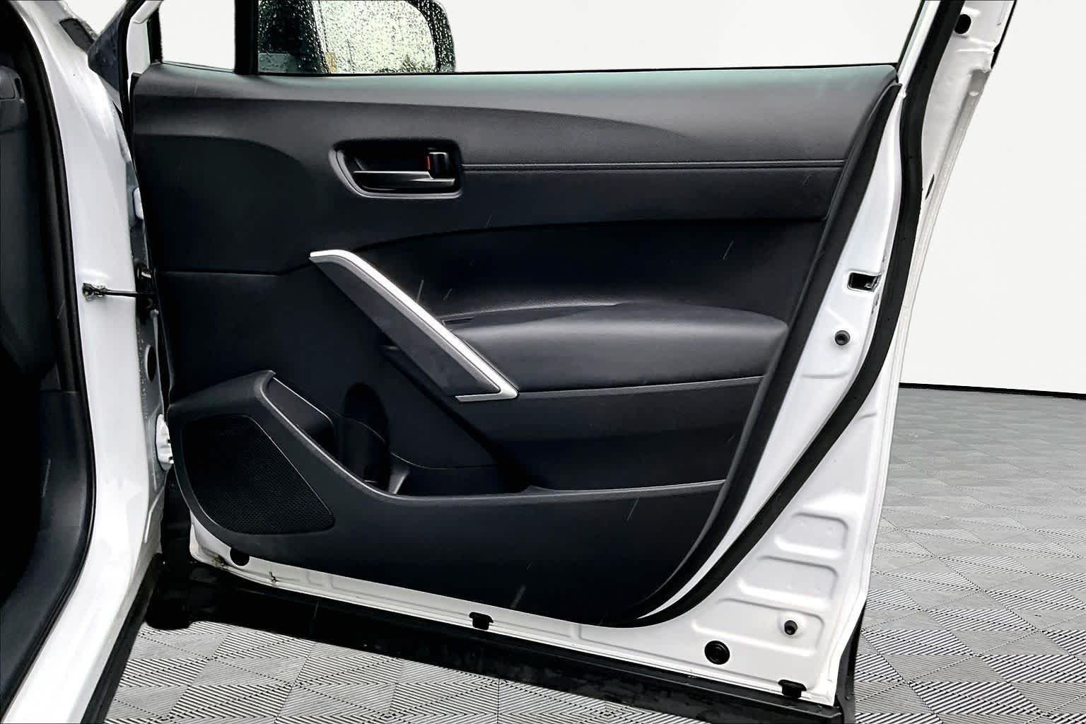 Used 2024 Wind Chill Pearl Toyota Hybrid SE image 23