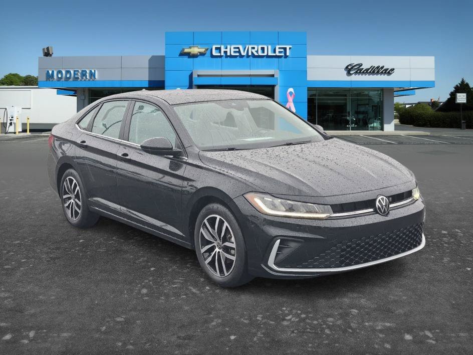Used 2025 Gray Volkswagen SE image 7