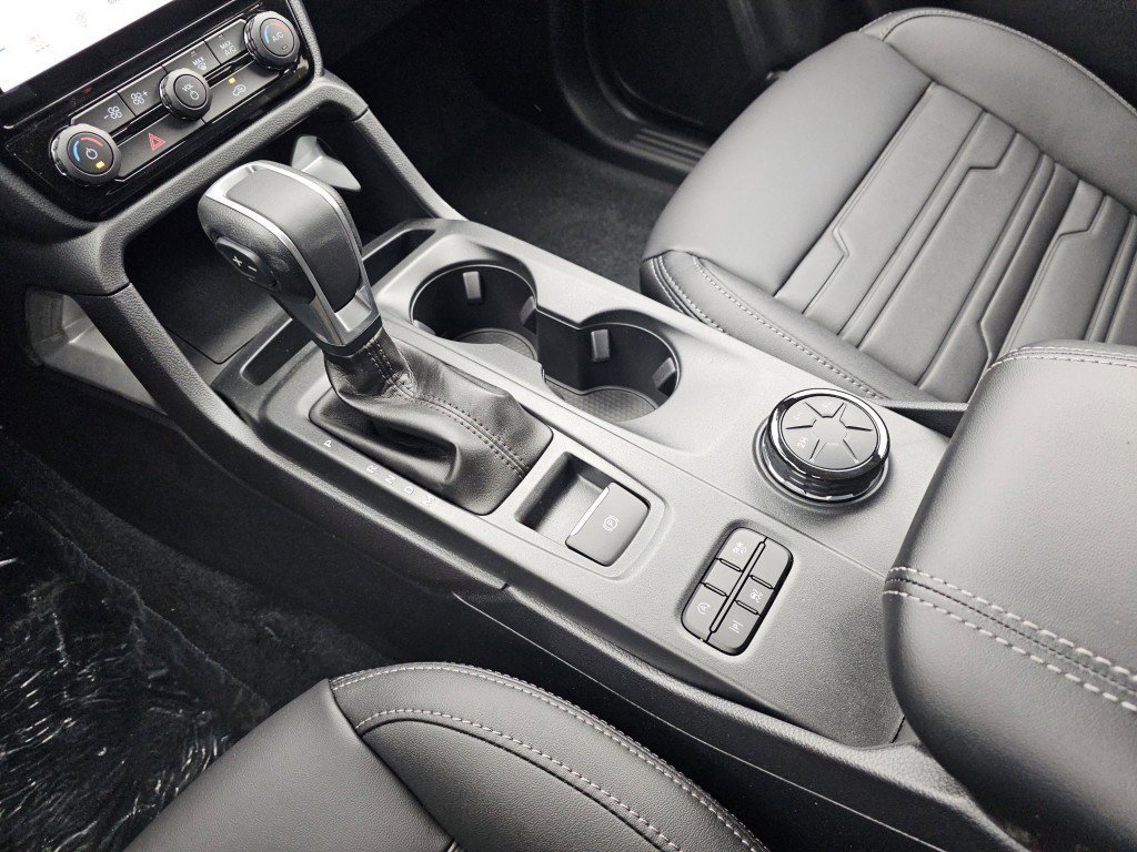 New 2026 Oxford White Ford LARIAT image 35