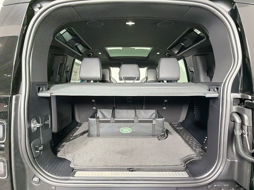 New 2026 Sargasso Blue Land Rover  OCTA image 28