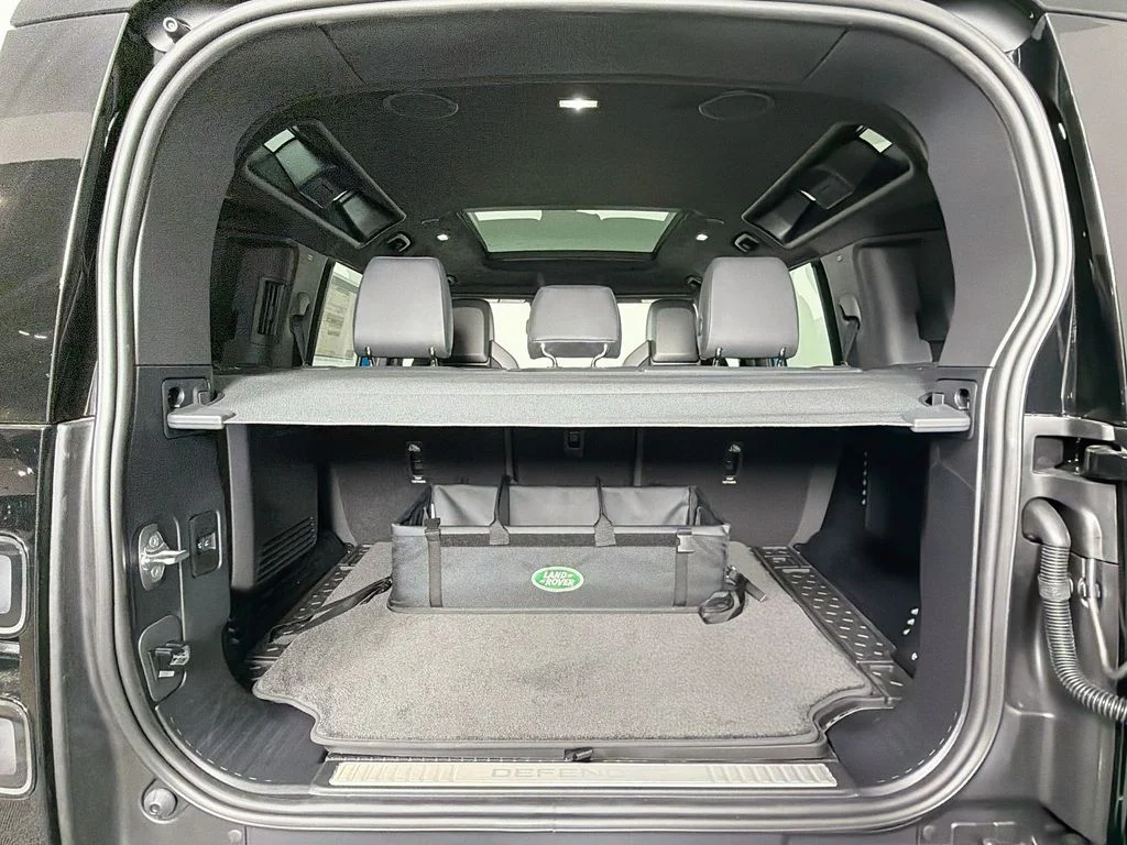 New 2026 Sargasso Blue Land Rover  OCTA image 28