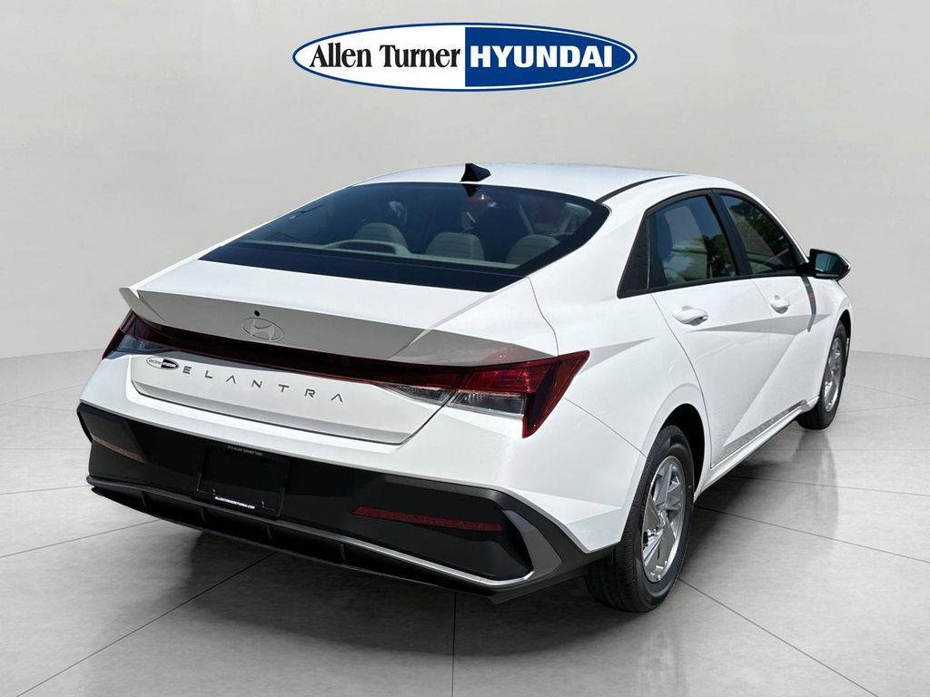 New 2026 Serenity White Hyundai SE image 6