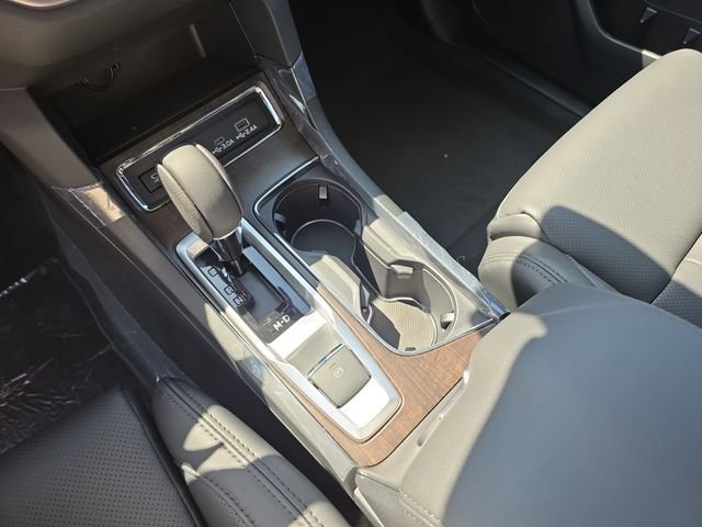 New 2026 CRYSTAL WHITE PEARL Subaru Touring 7-Passenger image 15
