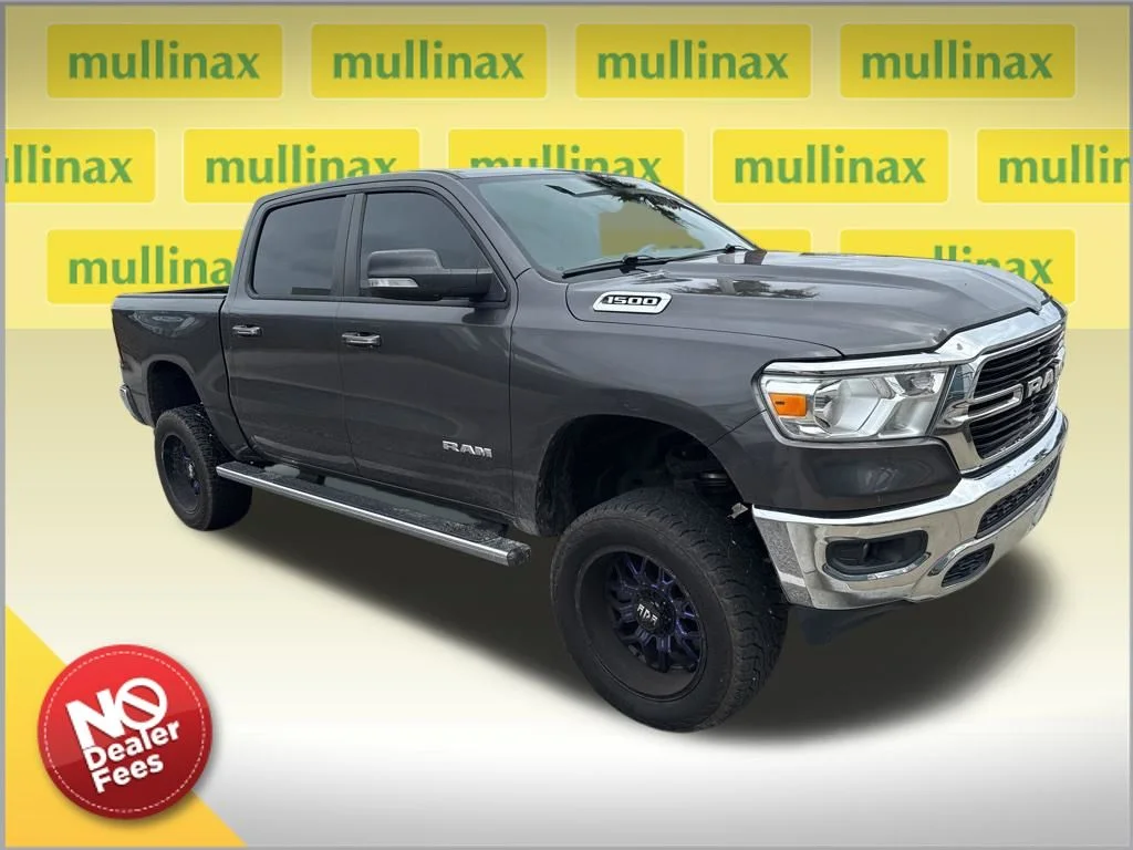 2019 RAM 1500 Big Horn/Lone Star 4x4 Crew Cab 5'7's photo