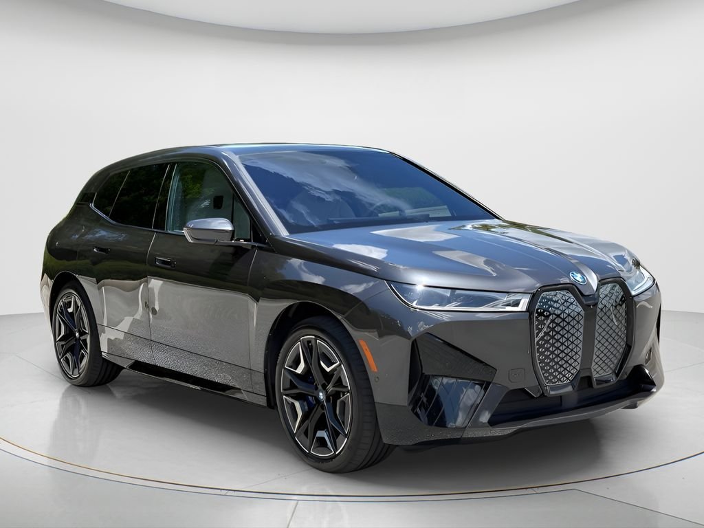 Certified Used 2025 Gray BMW M60 image 3