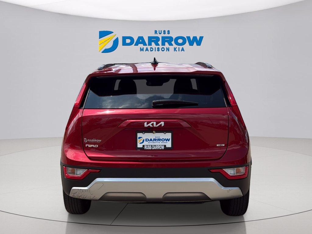 Used 2025 Runway Red Kia LX image 4